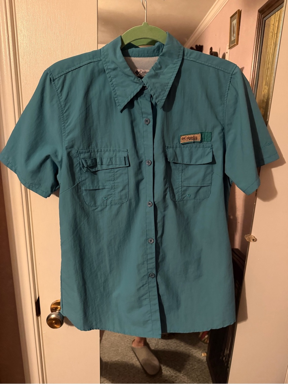 Columbia Woman’s Teal Short-Sleeve Button-Down Shirt